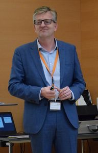 Moderator des Workshops zu Netzwerke und Arbeiten in virtuellen Teams Moderator
